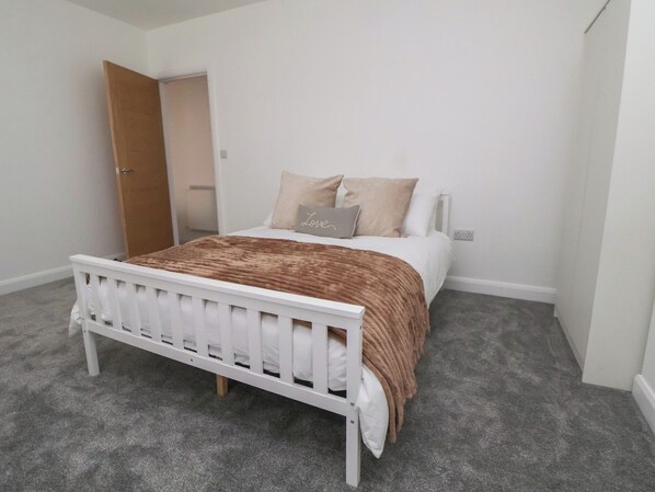 3 bedrooms, individually decorated, individually furnished