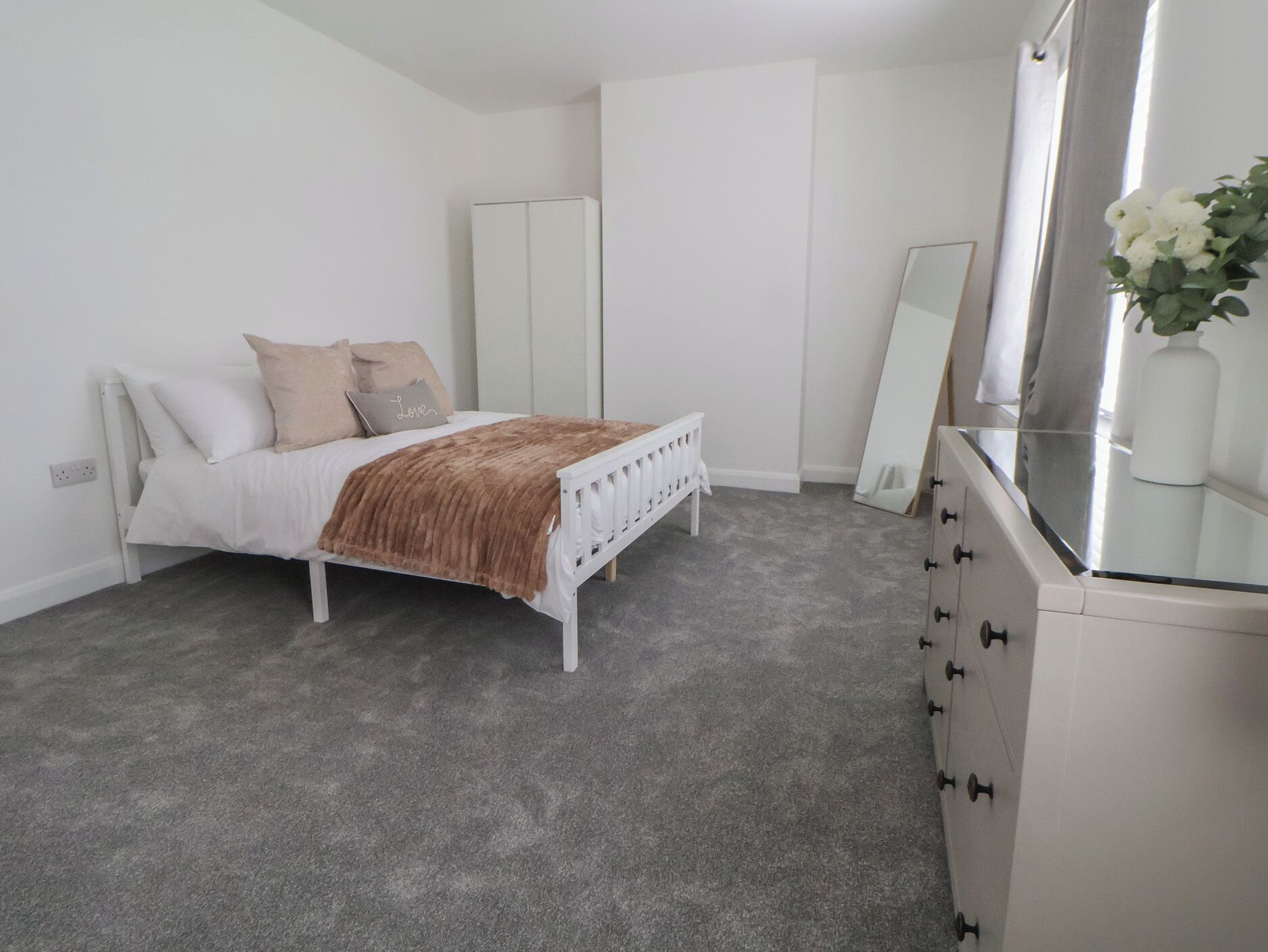 3 bedrooms, individually decorated, individually furnished