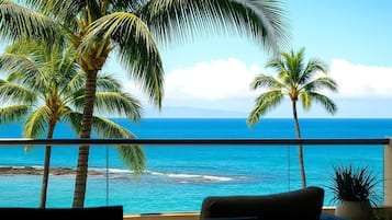 Condo (6 Bedrooms) | Front of property