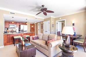 Condo (3 Bedrooms) | Living room | TV