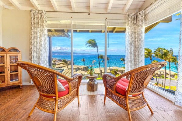 Condo (3 Bedrooms) | Sala de estar | Televisión