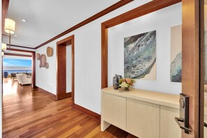 Condo (Multiple Bedrooms) | Property entrance