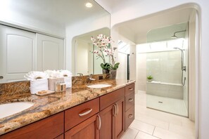 Condo (2 Bedrooms) | Bathroom | Shower, designer toiletries