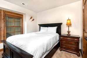 Studio (Multiple Bedrooms)