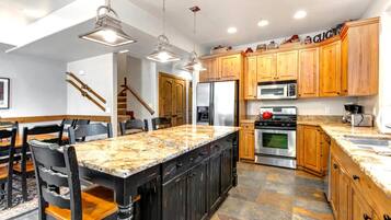 Maison mitoyenne (Multiple Bedrooms) | Cuisine privée