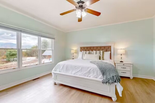 4 bedrooms, free WiFi - Combined Family Suite + VIEWS (Ellijay)