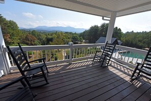 Property grounds - Combined Family Suite w/ Resort Pool + VIEWS (Ellijay)