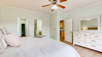 4 kamar tidur, Wi-Fi gratis, dan seprai linen