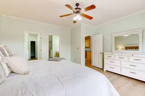 8 bedrooms, WiFi, bed sheets
