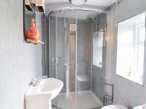 Shower - Lockmans Cottage (Llanymynech)