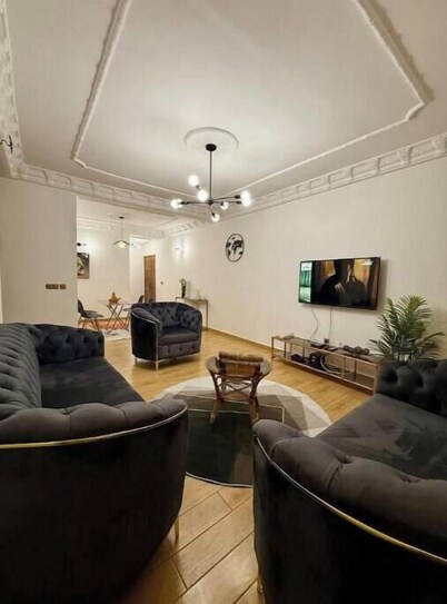 Residence Ethan Nji - Rustic Chic