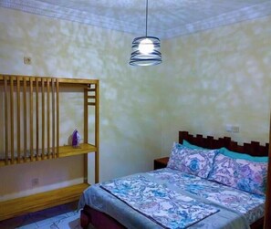 1 間睡房、熨斗/熨衫板、上網、床單