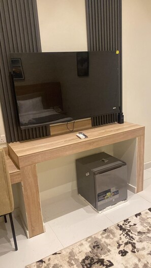 Classic Room | In-room safe, soundproofing, iron/ironing board, free WiFi
