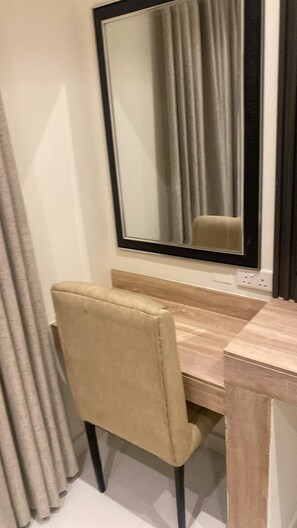 In-room safe, soundproofing, iron/ironing board, free WiFi