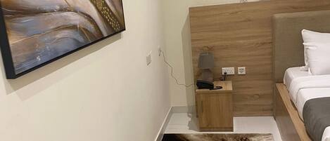 In-room safe, soundproofing, iron/ironing board, free WiFi