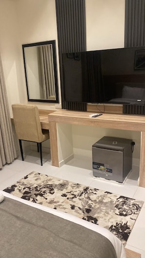 Classic-huone | Tallelokero huoneessa, äänieristys, silitysrauta/-lauta, ilmainen Wi-Fi