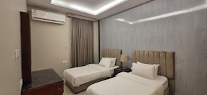 Basic Room | Individually furnished, free WiFi, bed sheets - Afaq Suite suli (Riyadh)