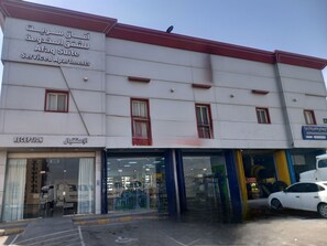 واجهة المنشأة