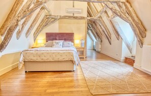 3 bedrooms, iron/ironing board, free WiFi