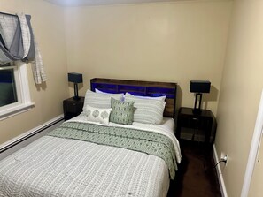 3 bedrooms, iron/ironing board, WiFi - Charming 3-bedroom house in delightful Peabody (Peabody)