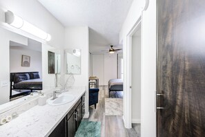 1 makuuhuone, silitysrauta/-lauta, Wi-Fi, vuodevaatteet