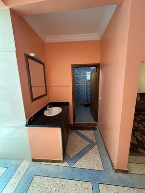 Håndklær, såpe og toalettpapir