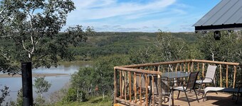 Spectacular Rustic & Cozy Cabin, (built for 2) running water, toilet and shower!
