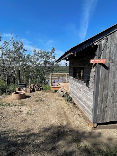 Spectacular Rustic & Cozy Cabin, (built for 2) running water, toilet and shower!