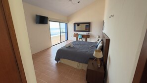 5 bedrooms, iron/ironing board, internet, bed sheets