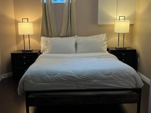 3 bedrooms, iron/ironing board, WiFi, bed sheets