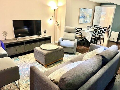 Cozy Stay Near Whitby Downtown – 9 Mins to the Lake, Wildlife & Nature Trails!