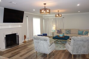 TV, fireplace