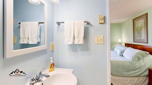 Hair dryer, towels - Snowlake B09 • Walk to Slopes & Activities! (Sugar Mountain)