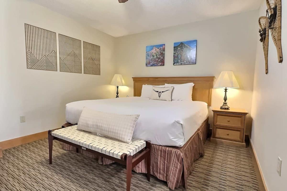 Suite Standard, vue montagne | Couette en duvet d'oie, fer et planche à repasser, Wi-Fi gratuit