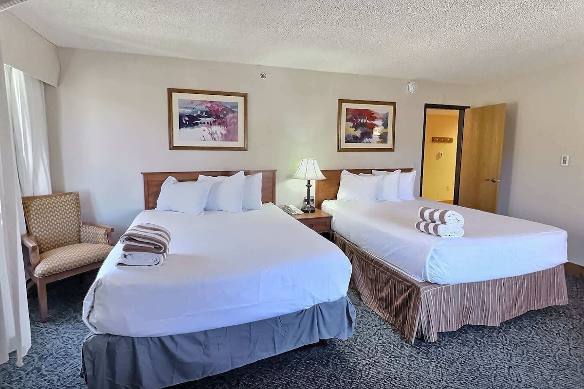 Grand Condo, 1 Bedroom, 2 Bathrooms | Down comforters, iron/ironing board, free WiFi, bed sheets