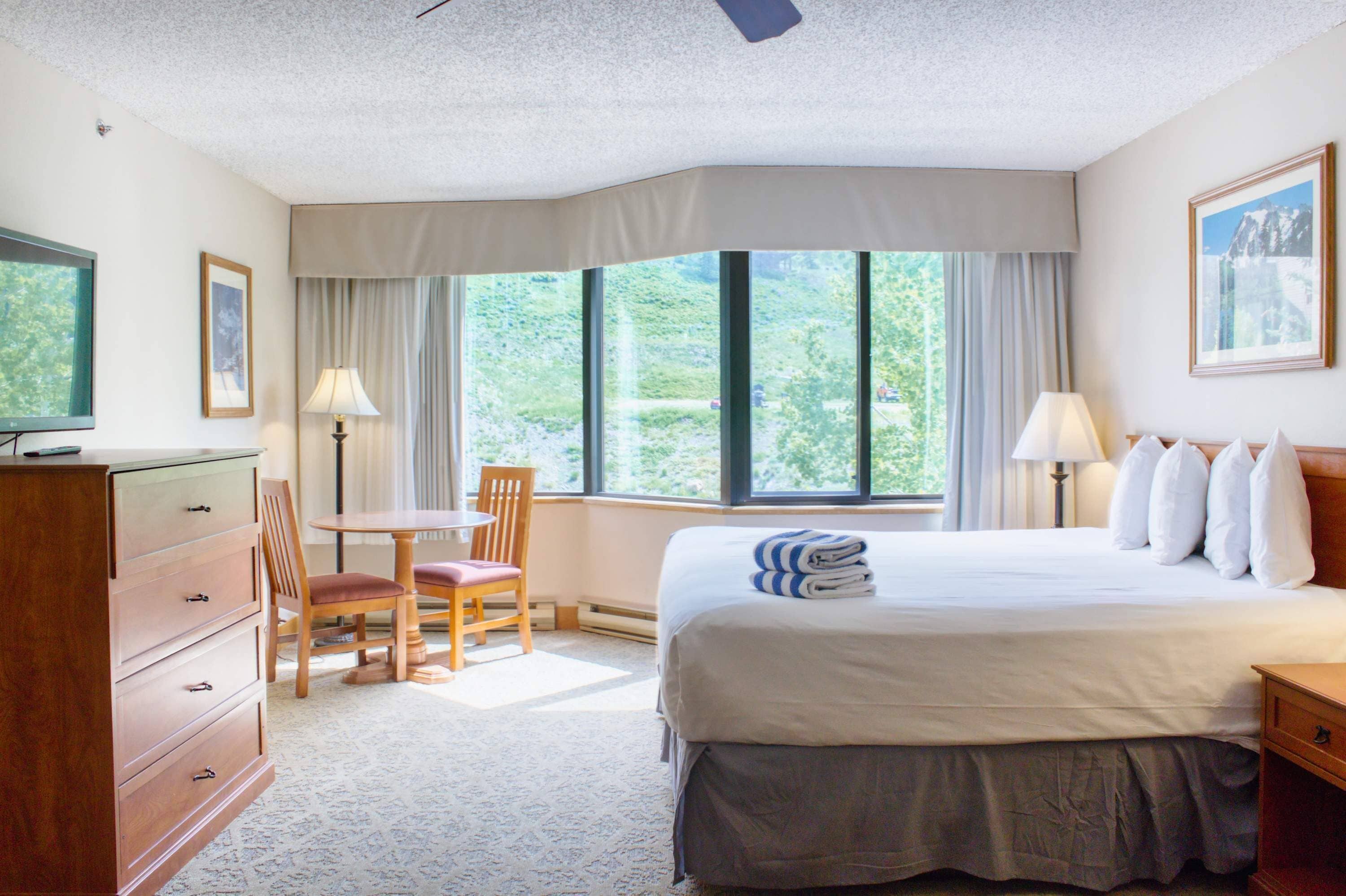 特色開放式客房, 多張床 | 羽絨被、熨斗/熨衣板、免費無線上網、床單