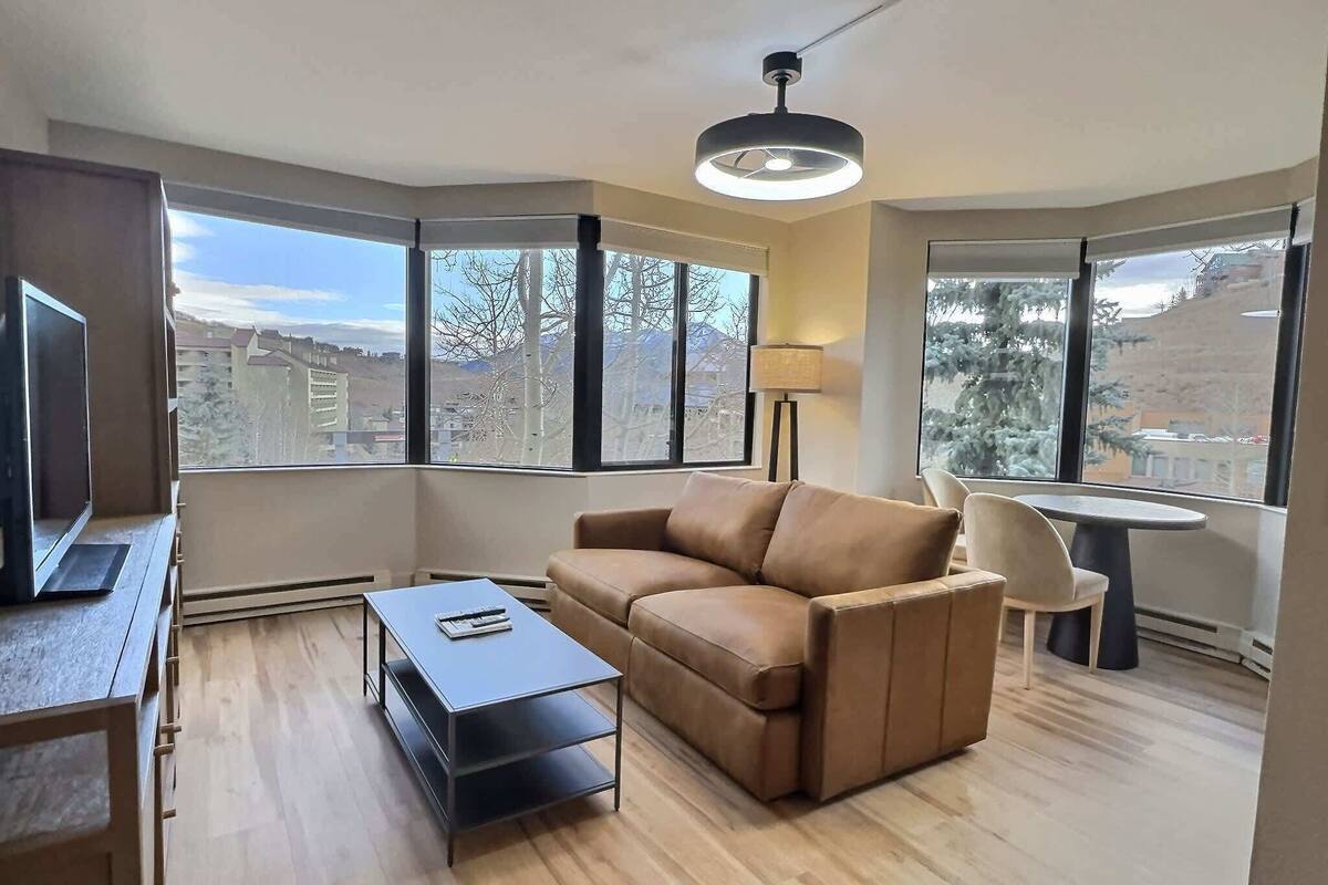 Suite Studio Design | Couette en duvet d'oie, fer et planche à repasser, Wi-Fi gratuit