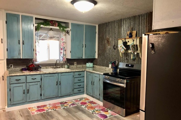 Microondas, horno, placa de cocina