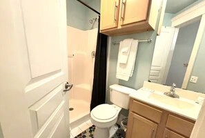 Hårtørrer, håndklæder, Sæbe, Toiletpapir