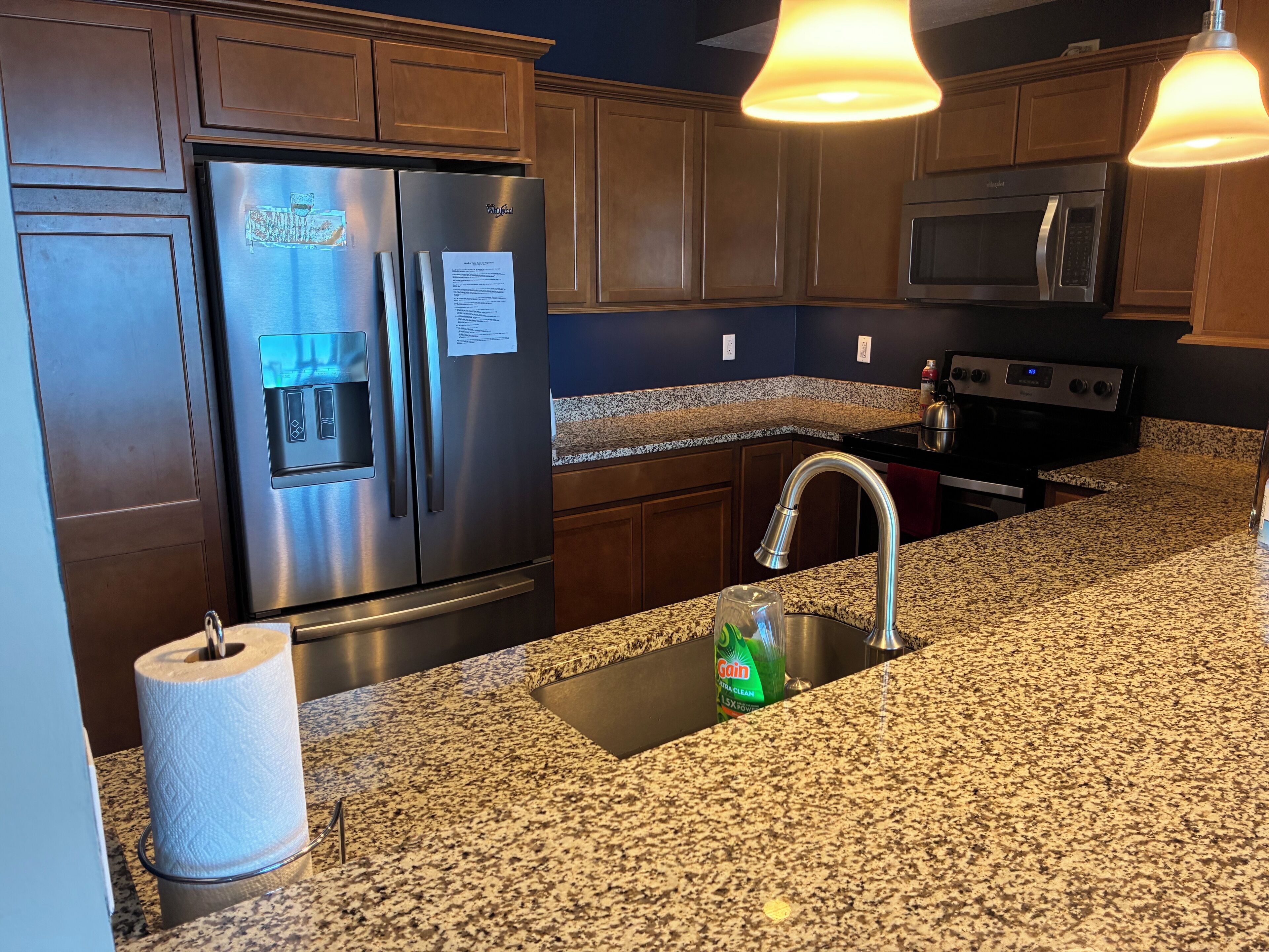 Microondas, horno, parrilla de estufa y lavavajillas 