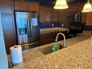 Mikroaaltouuni, uuni, liesi, astianpesukone