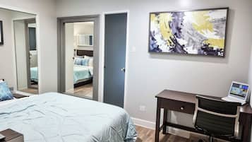 1 habitación, tabla de planchar con plancha, wifi gratis y ropa de cama