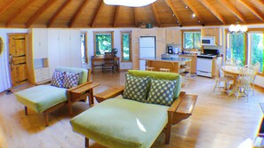 Living area - Upscale Yurt/Pet Friendly/Full Kitchen/Bath w/Sauna/FP/TV/Internet/Beds for 4 (Lummi Island)