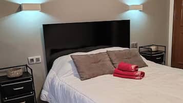 2 Schlafzimmer, Bügeleisen/Bügelbrett, kostenloses WLAN