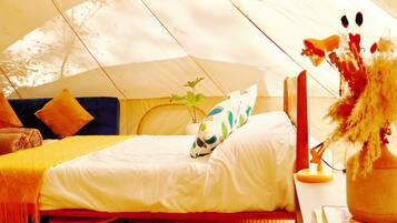 1 bedroom, internet, bed sheets