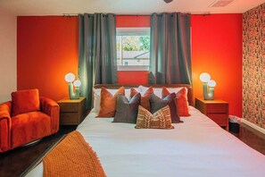 4 chambres, fer et planche à repasser, lit de bébé portatif