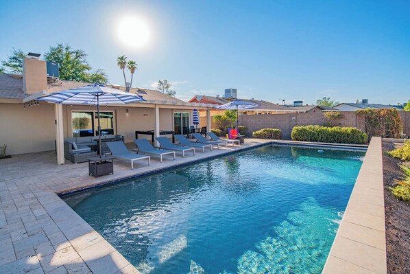 Piscine extérieure, piscine chauffée