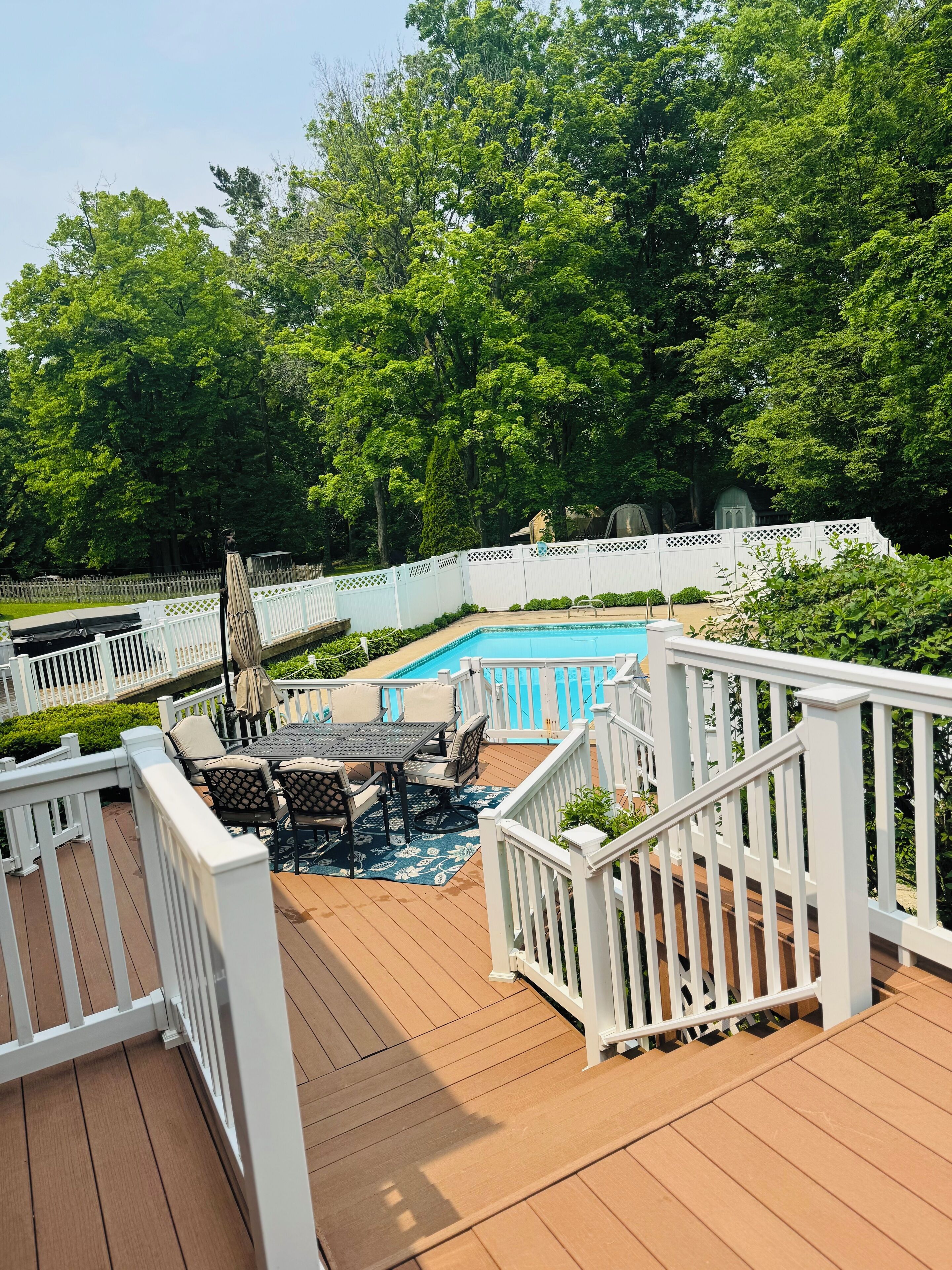 屋外ダイニングエリア