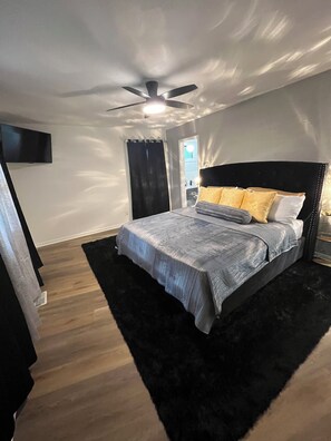 4 dormitoris, planxa i posts de planxar, wifi i roba de llit 