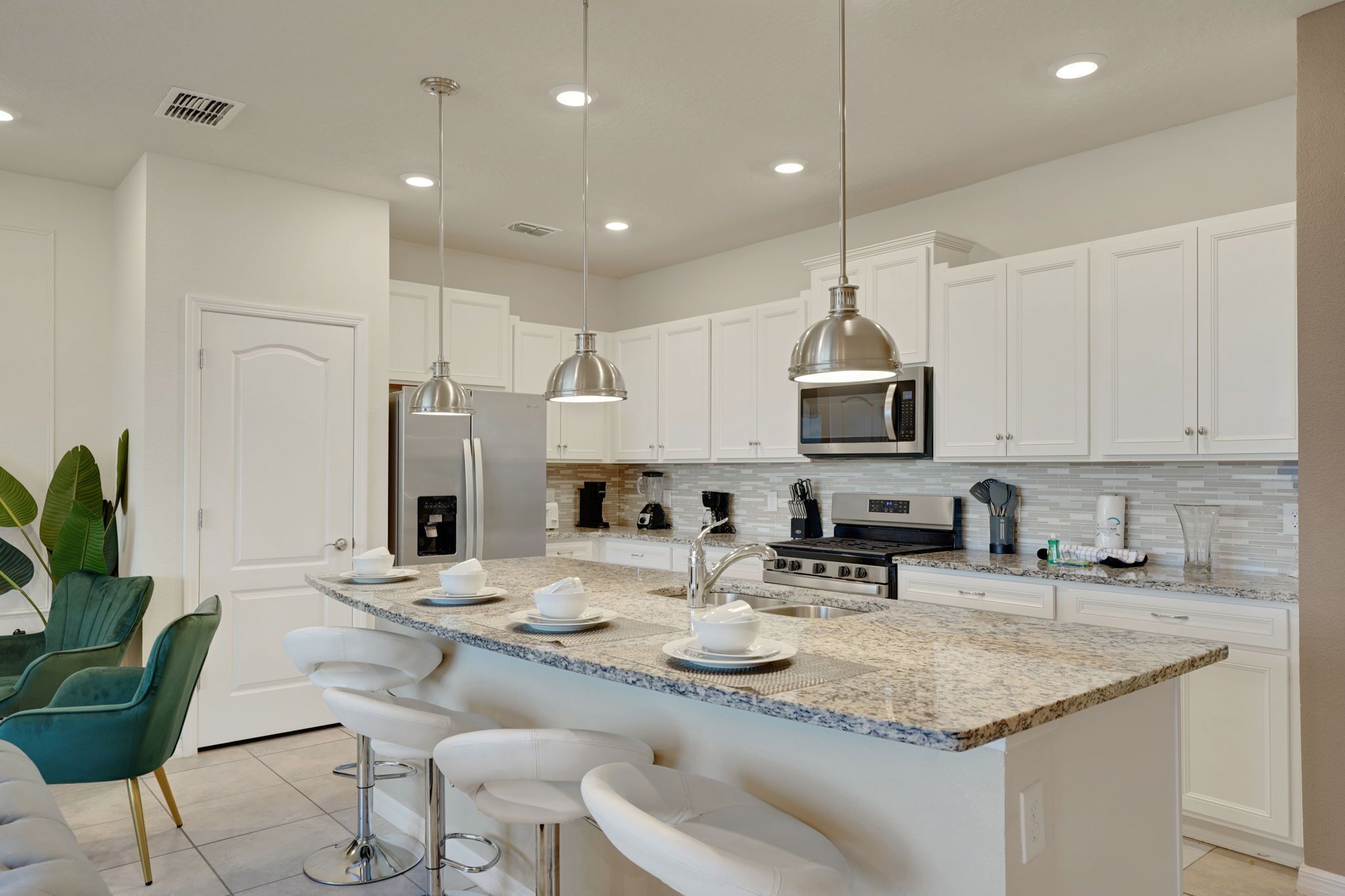 Réfrigérateur, micro-ondes, four, lave-vaisselle